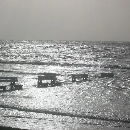 Semesterbostad Thatched Roof House Kehl *